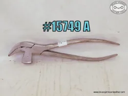 15749 – Wynn #5 lasting pliers, 9-16 inch wide at tips – $40.00.