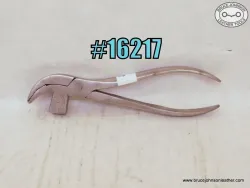 16217 – Wynn #1 lasting pliers, 3-8 inch wide it tips – $40.00.