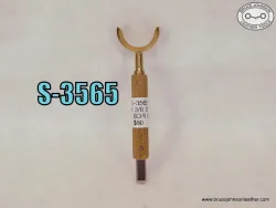 S-3565 – Barry King 3/8 in swivel knife with 3/32 inch beader blade – $60.00