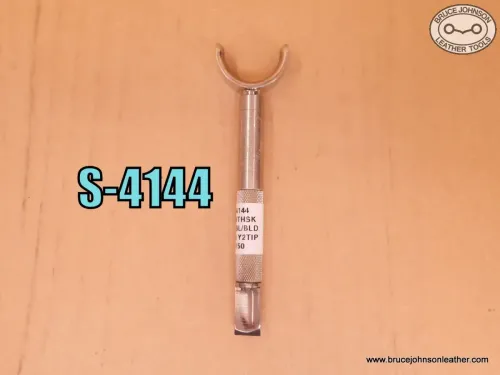 S-4144 – Chuck Smith swivel knife, 3/8 inch barrel and blade, 3.5 inches bottom of yoke to blade tip – $150.00.